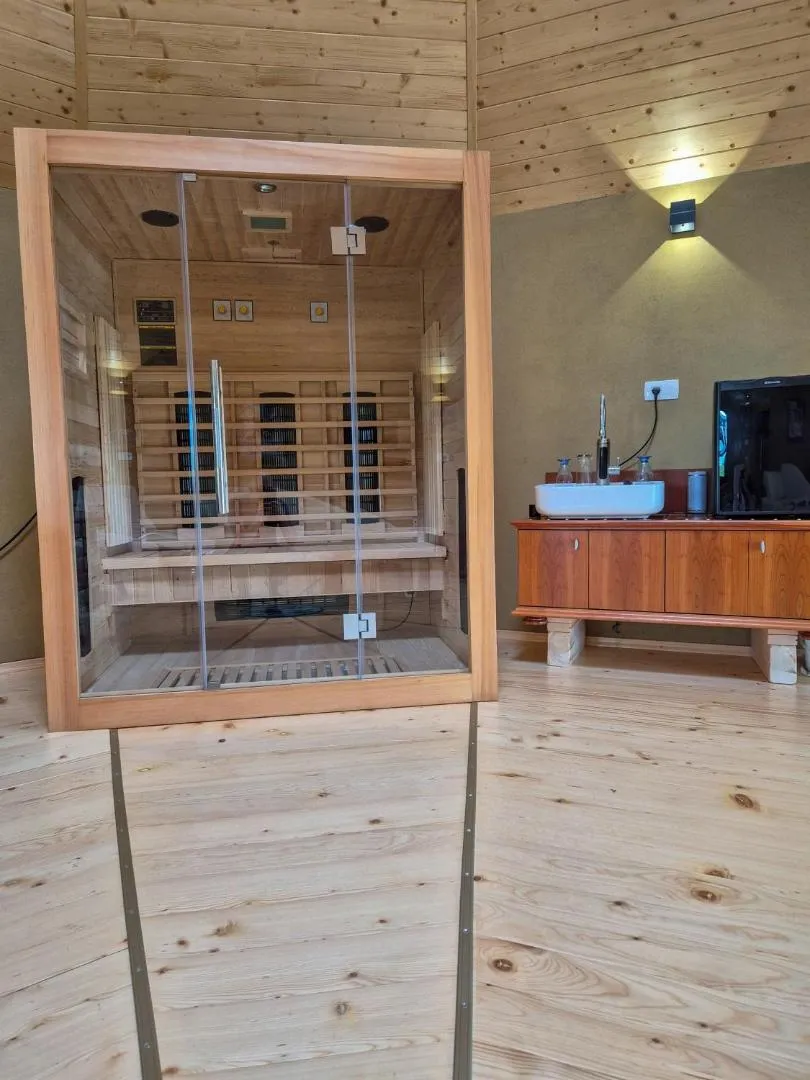 Notranjost savne in wellness prostora.